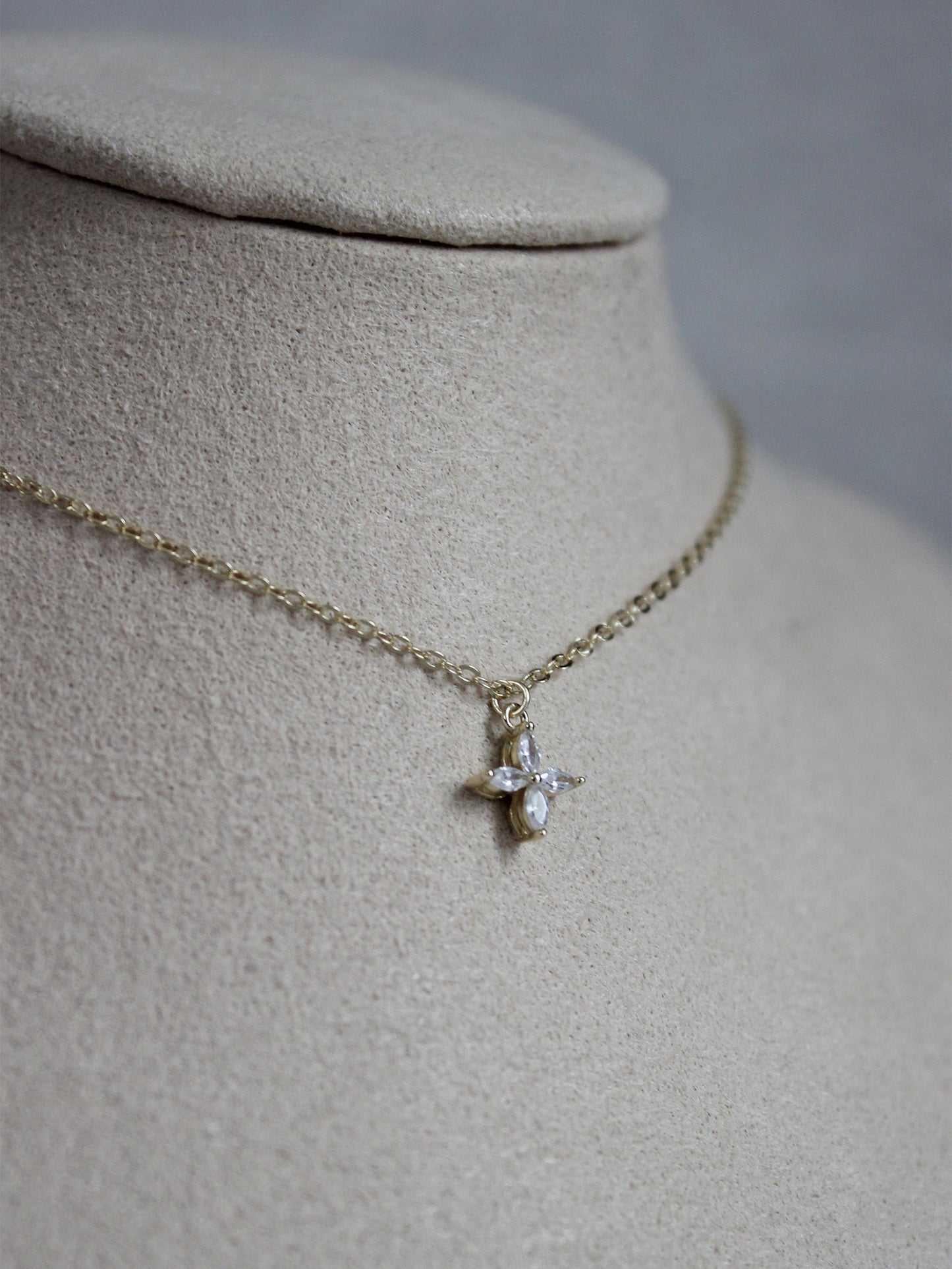 18K Vermeil Small Flower Necklace