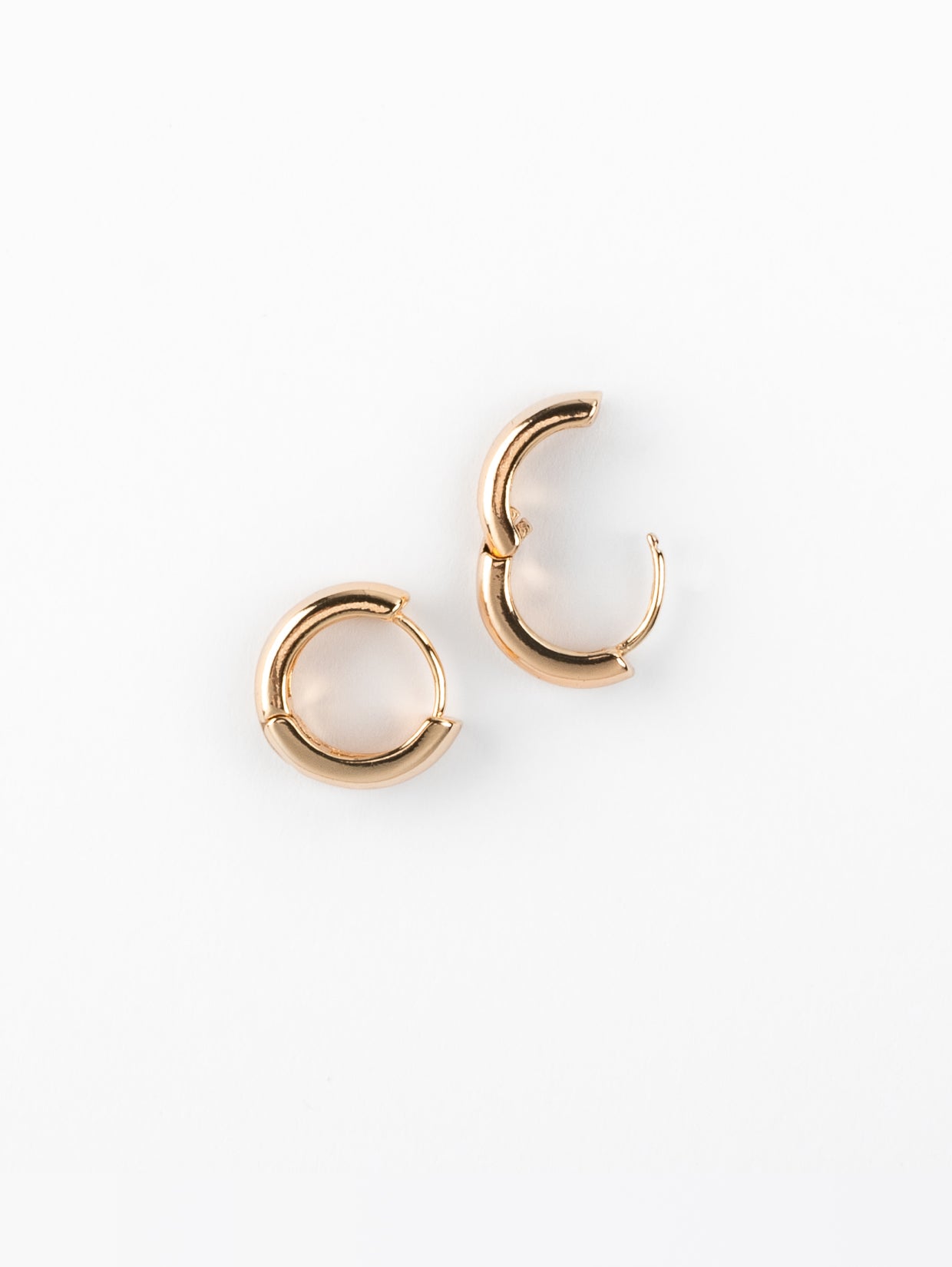 Thick Gold Huggies